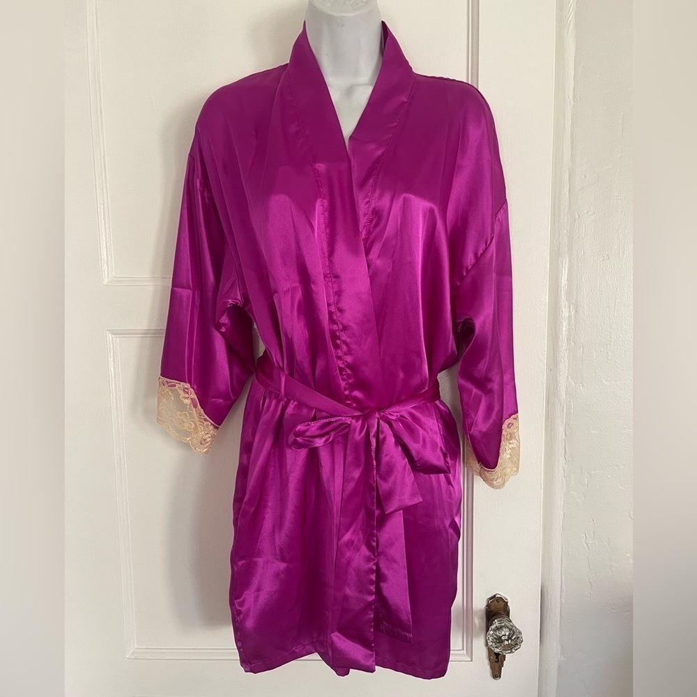 Deadstock vintage Frederick’s of Hollywood robe